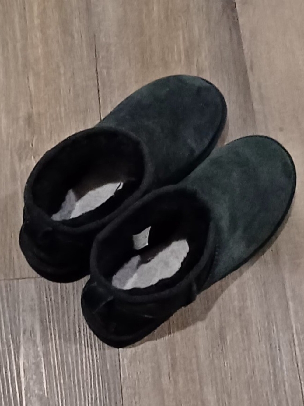 UGG Black Classic Ultra Mini 1116109 Suede Womens Sz 8 Fashion Ankle Boots